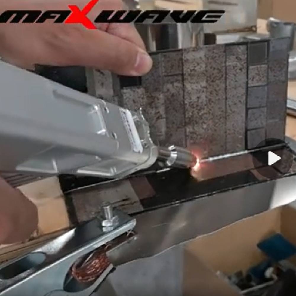 Industrial Laser Cleaning Equipment - معدات التنظيف بالليزر Maxwave 1000W 2000W