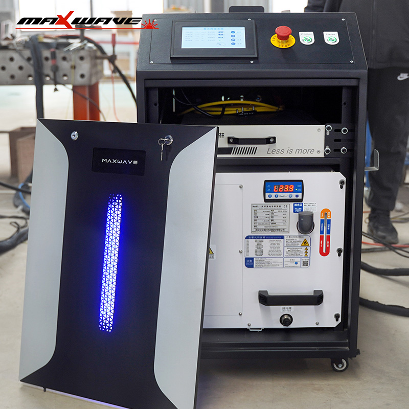 معدات تنظيف الصدأ بالليزر متعد - مراجعة Industrial Laser Cleaning Equipment وسعره